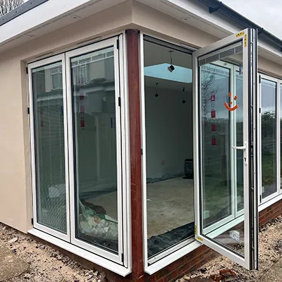 whitre and red door area